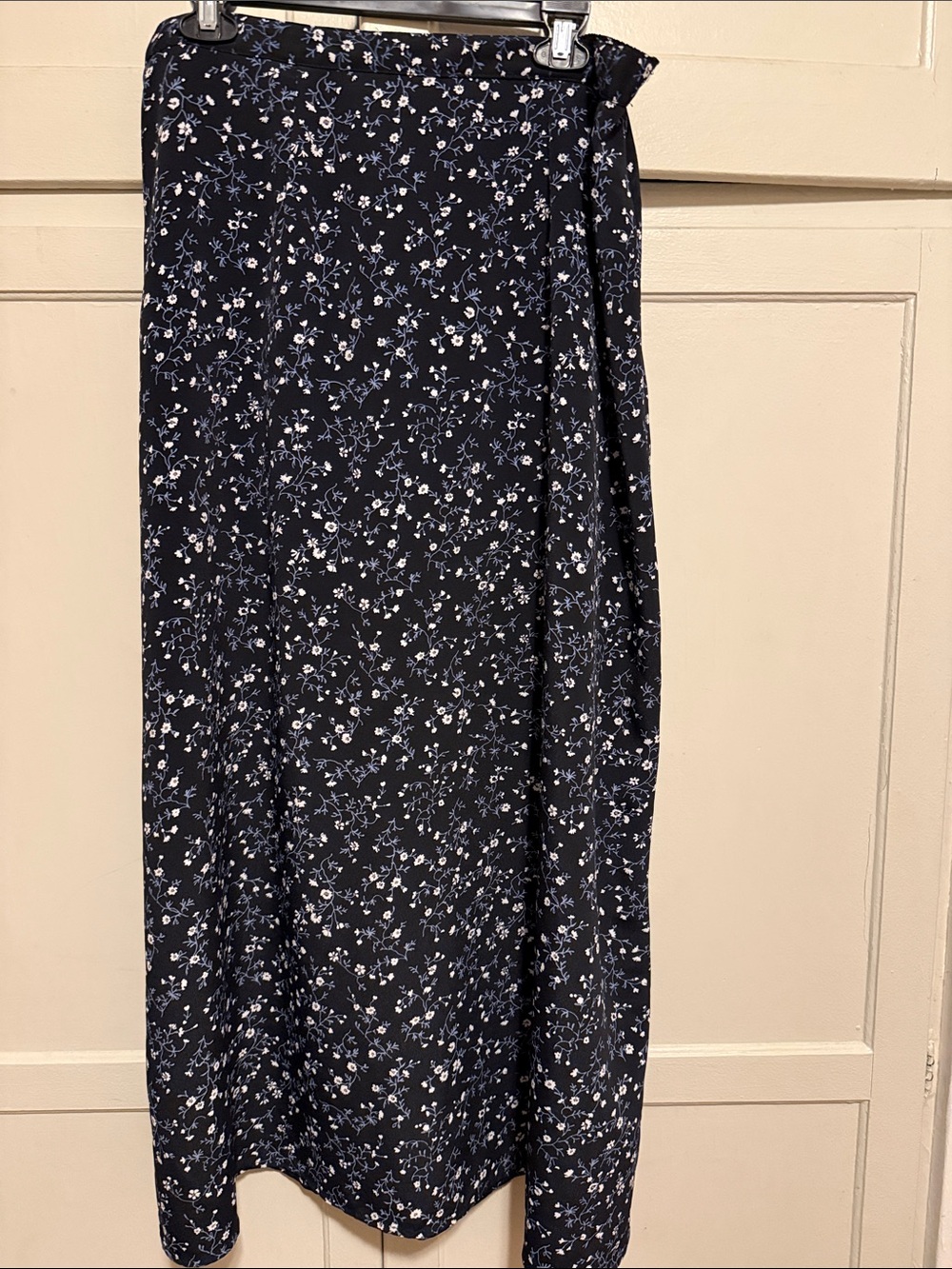 Vintage maxi skirt black with ditzy floral print